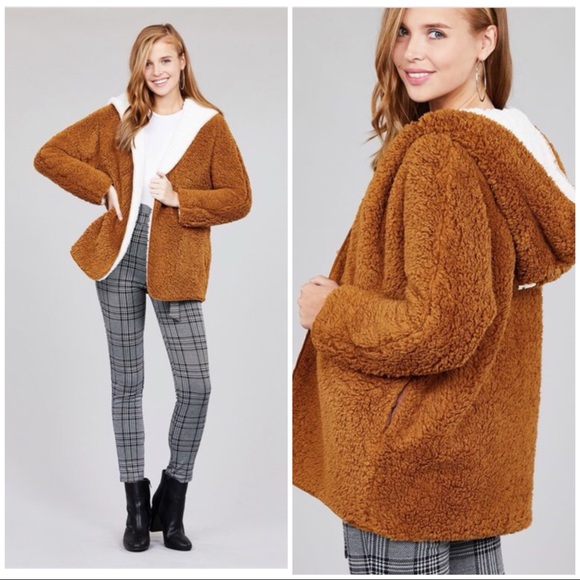 NEW‼️CAMEL/IVORY FAUX FUR reversible- hoodie - Picture 1 of 4